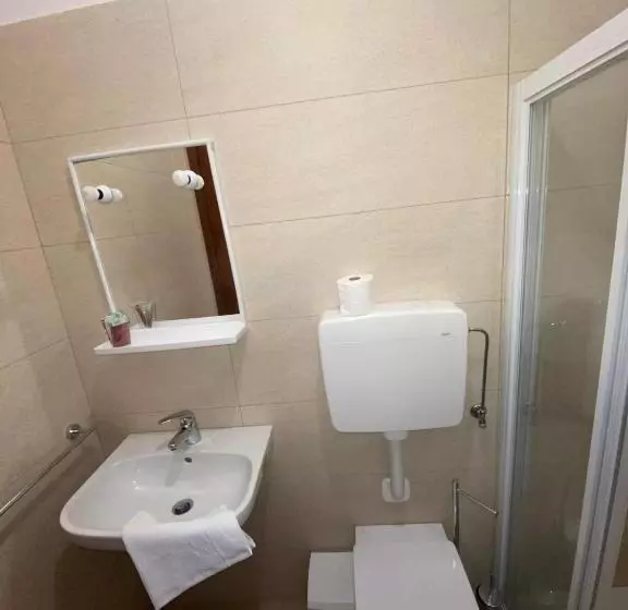 Retkeilymaja Locanda El Piron