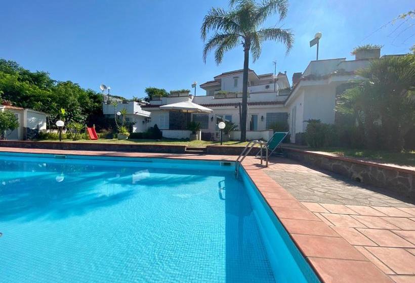 تختخواب و صبحانه Il Giardinetto   Volcano