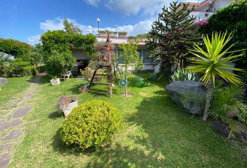 تختخواب و صبحانه Il Giardinetto   Volcano