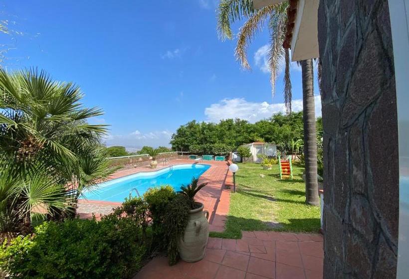 تختخواب و صبحانه Il Giardinetto   Volcano