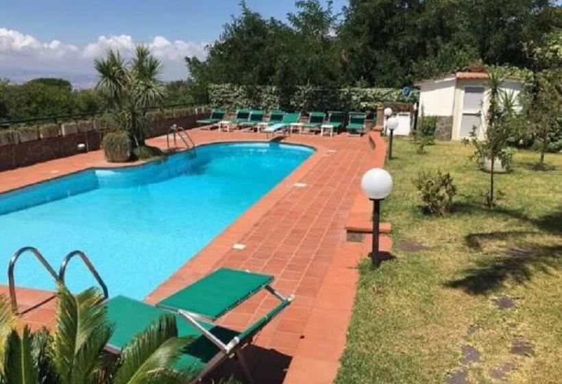 تختخواب و صبحانه Il Giardinetto   Volcano