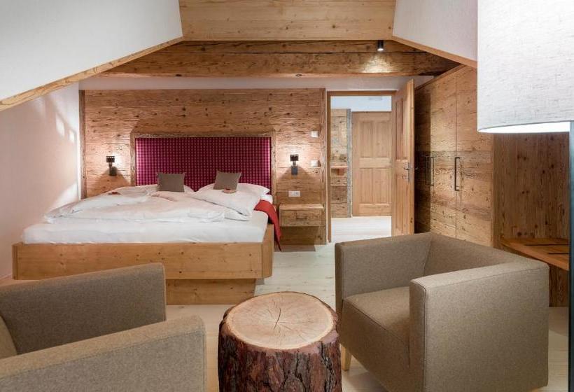 Отель Bruggerhof Prags