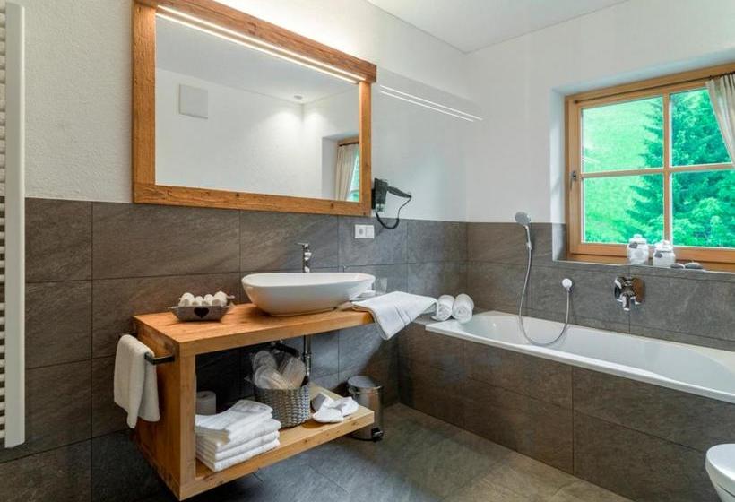 Отель Bruggerhof Prags