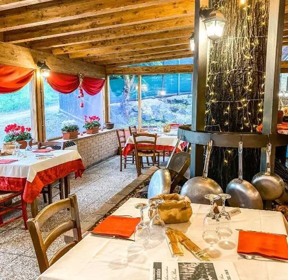 ユースホステル La Busa Camere E Trattoria