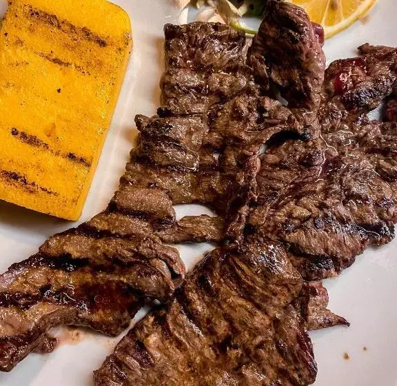 ユースホステル La Busa Camere E Trattoria