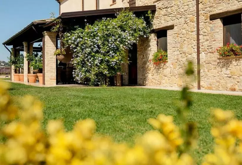 Hotelli Agrirelais Collelago