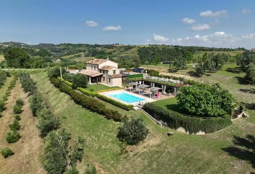 Hotelli Agrirelais Collelago