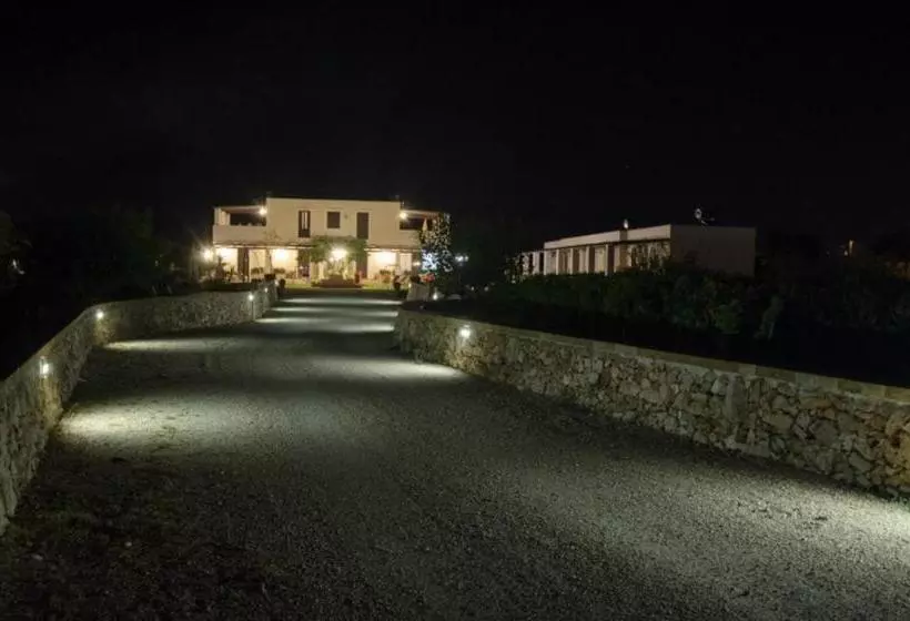 ホテル Agriturismo Lu Puzzu