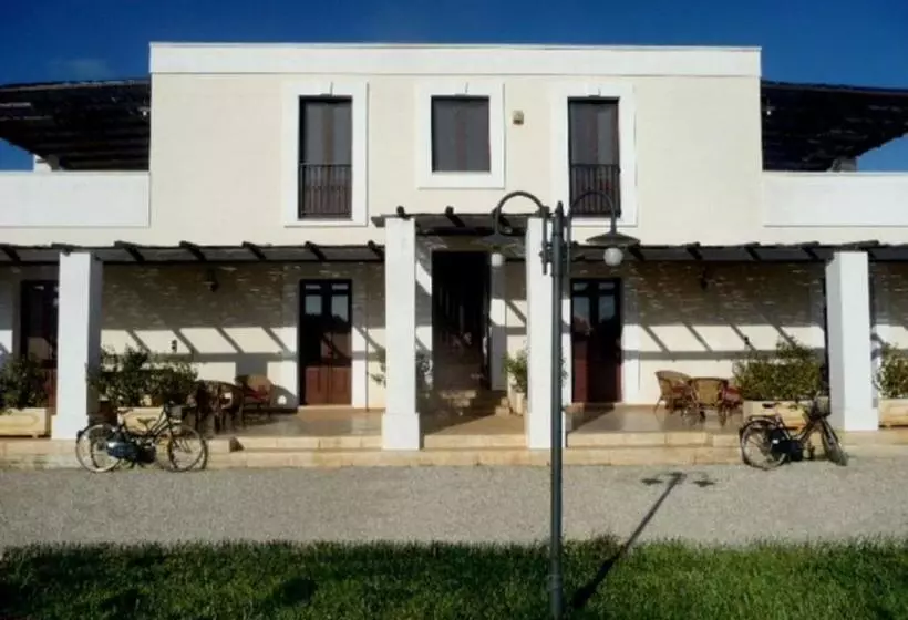 ホテル Agriturismo Lu Puzzu