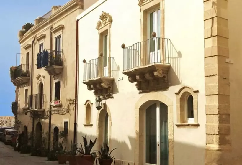 Re Federico Boutique