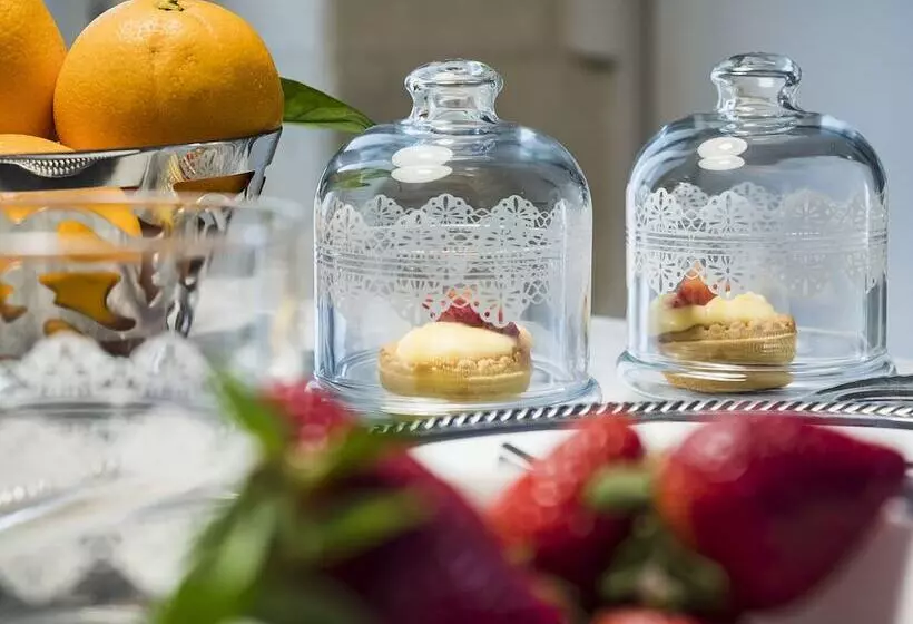 Re Federico Boutique