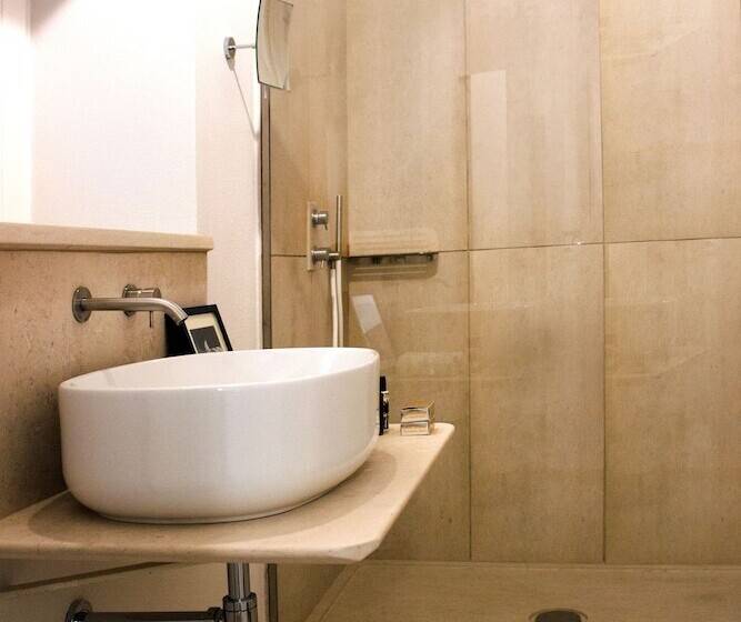 Re Federico Boutique