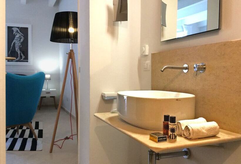 Re Federico Boutique