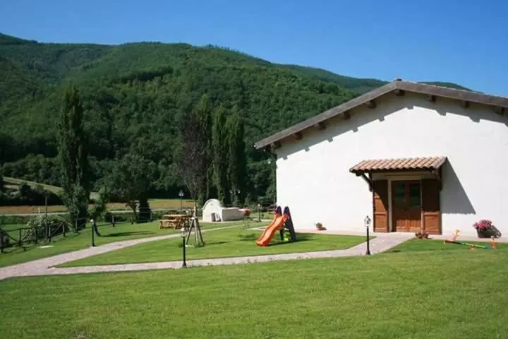 Hotelli Azienda Agrituristica La Valle Del Sambuco