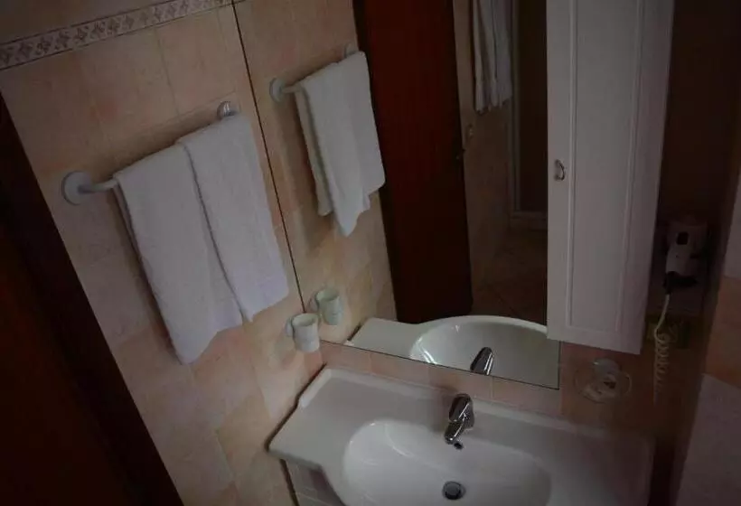 Majatalo Ai 3 Archi