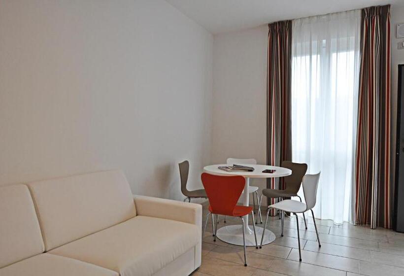 Bb Hotels Aparthotel Visconti