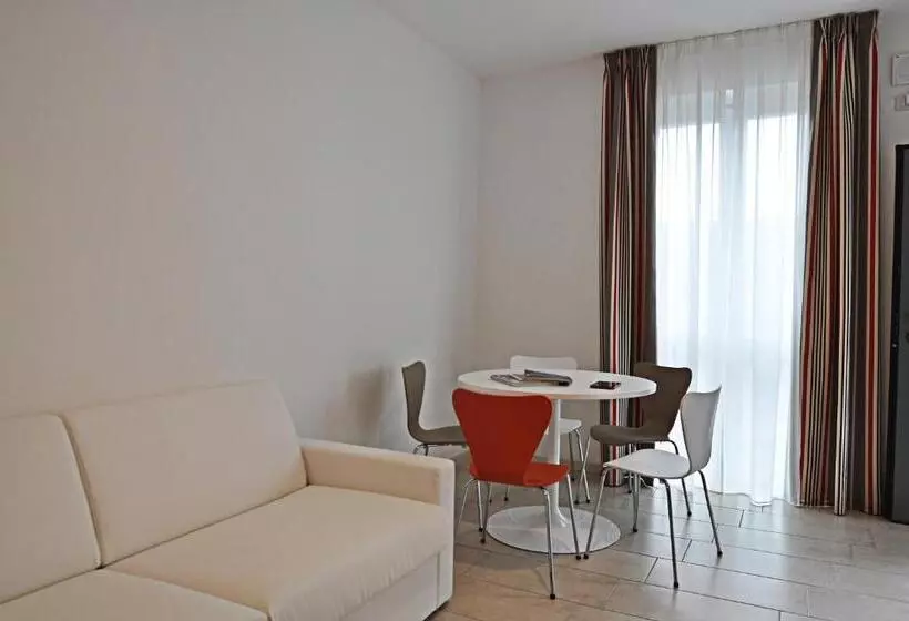 Bb Hotels Aparthotel Visconti