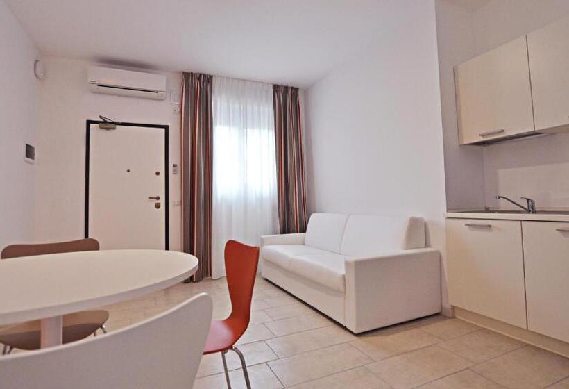 Bb Hotels Aparthotel Visconti