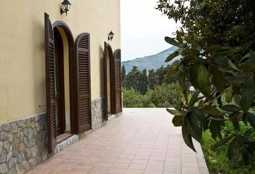 ホテル Agriturismo Rajata