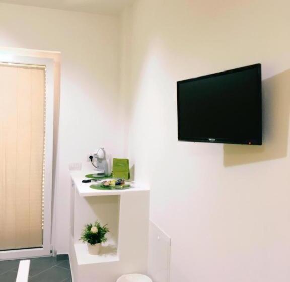 פנסיון Monnalisa Village