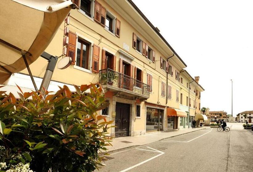 פנסיון Urban Trend   Guest House