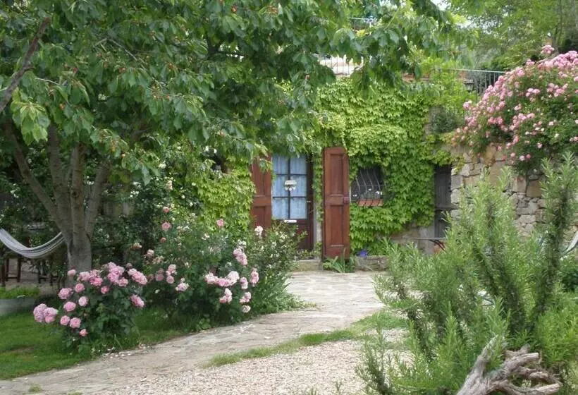 هتل Agriturismo Podere Torre