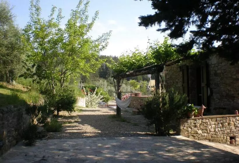 هتل Agriturismo Podere Torre