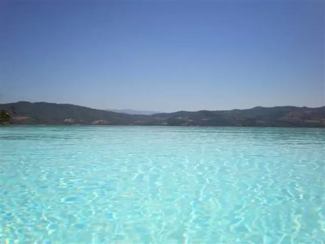 هتل Agriturismo Podere Torre