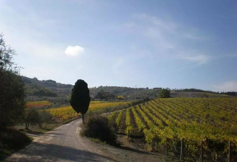 هتل Agriturismo Podere Torre