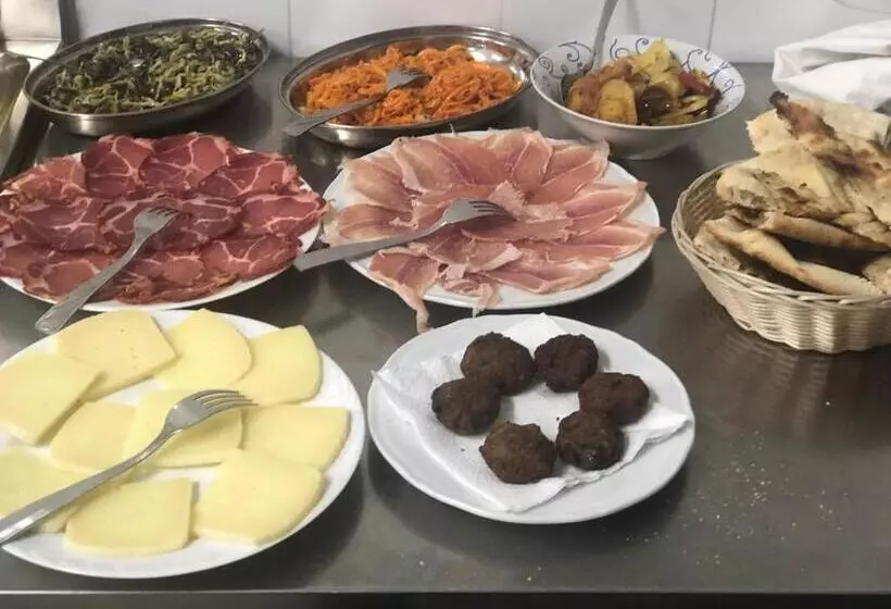 پانسیون Red Stone