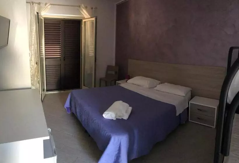 پانسیون Red Stone