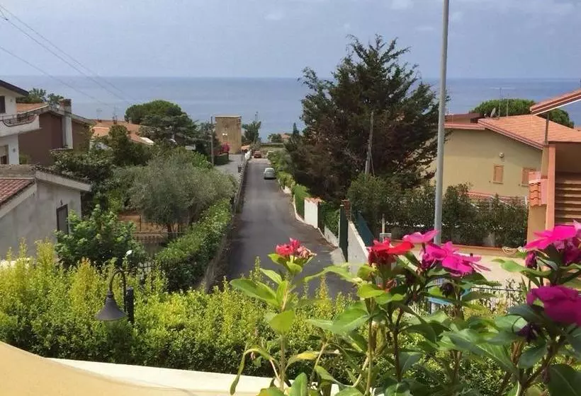 پانسیون Red Stone