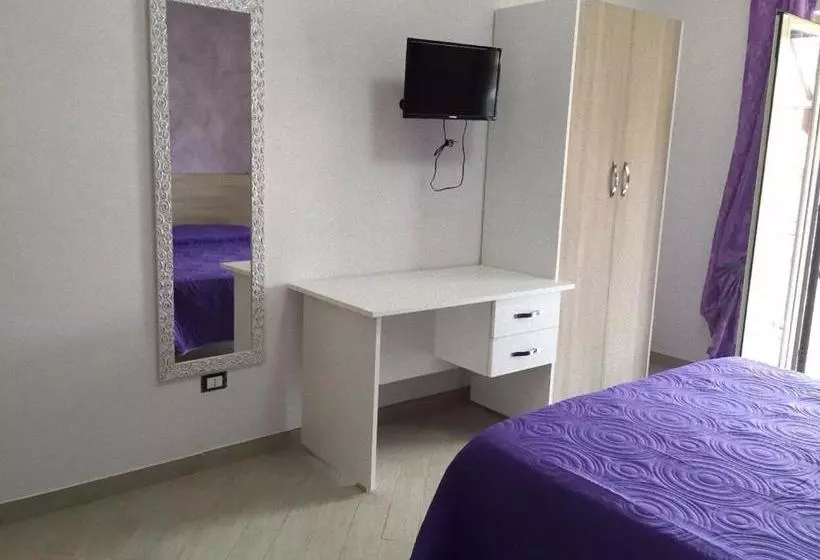 پانسیون Red Stone