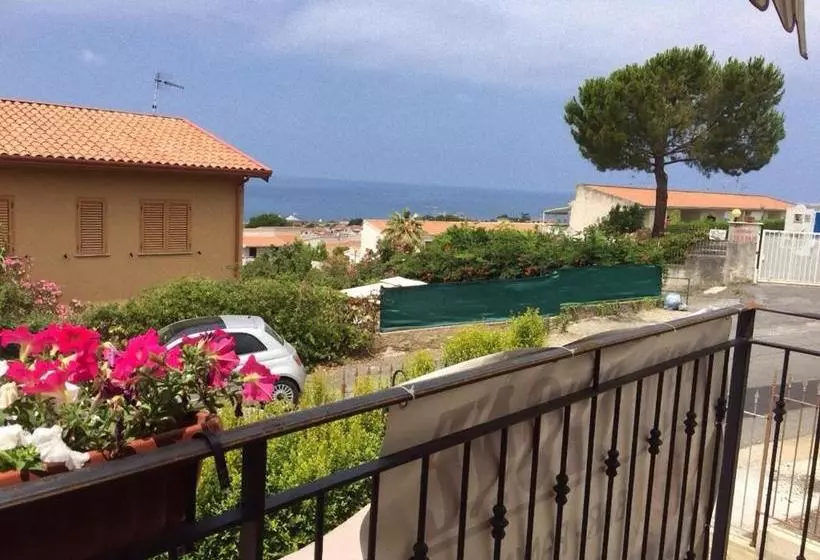 پانسیون Red Stone