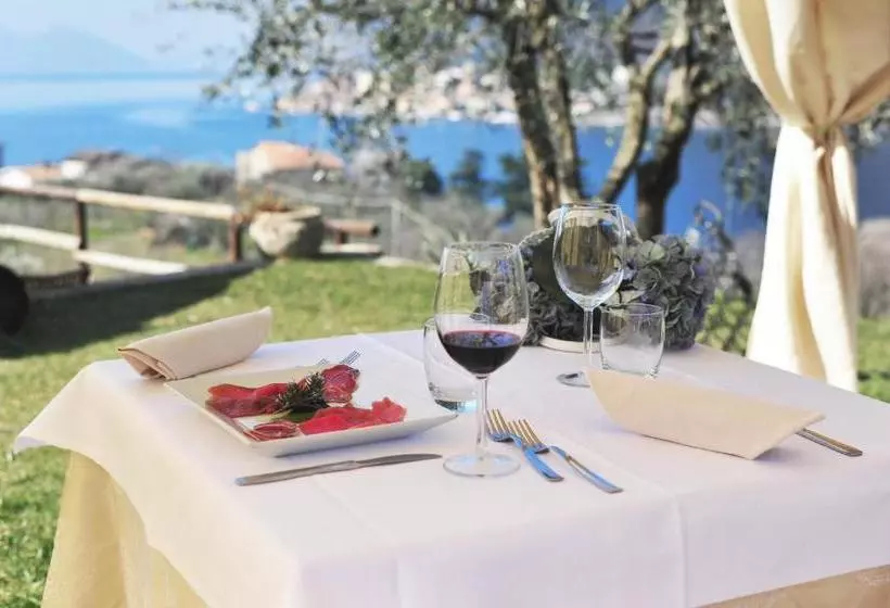 ホテル Agriturismo Le Fontane