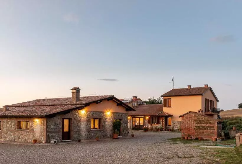 ホテル Agriturismo S. Apollinare