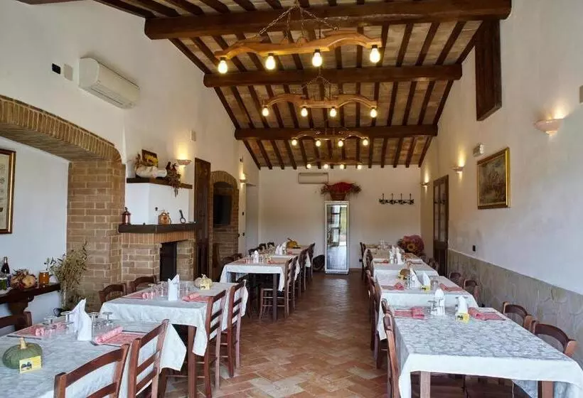 ホテル Agriturismo S. Apollinare