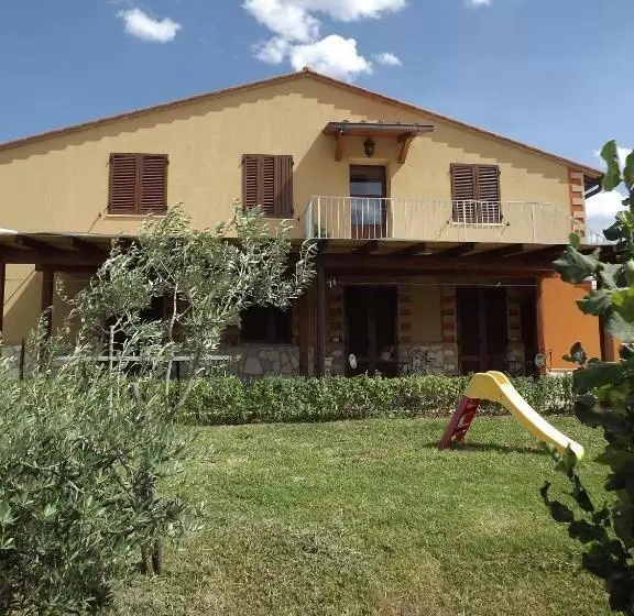 ホテル Agriturismo S. Apollinare