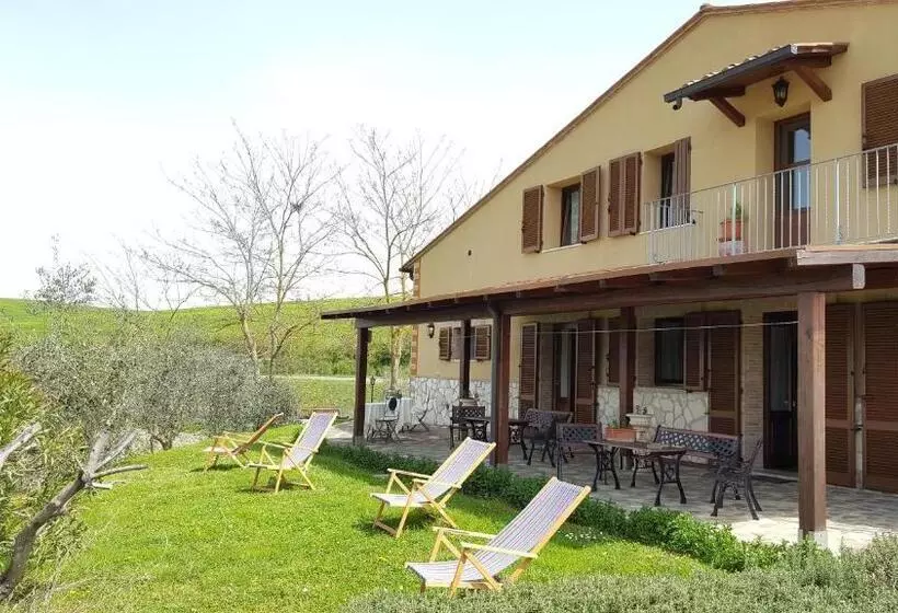 ホテル Agriturismo S. Apollinare
