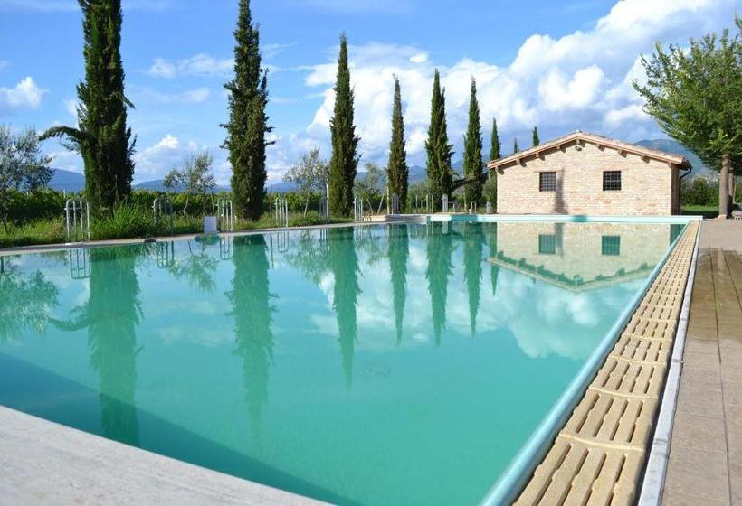 בית מלון כפרי Agriturismo Villaggio Green