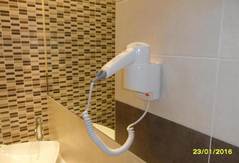 פנסיון Location Lory