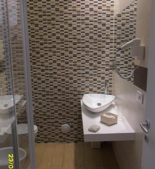 פנסיון Location Lory