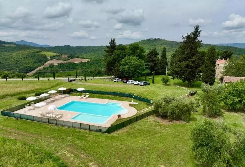 ホテル Agriturismo L'antica Quercia