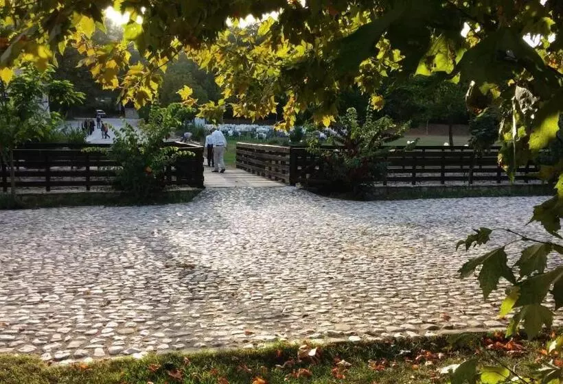 Hotelli Albergo Diffuso La Piana Dei Mulini