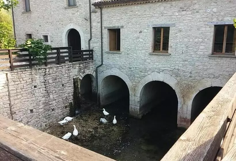 Hotelli Albergo Diffuso La Piana Dei Mulini