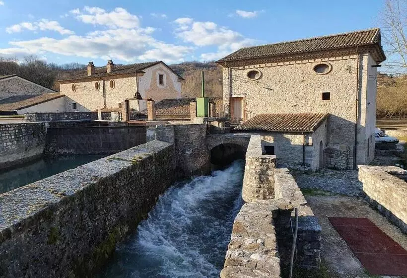 Hotelli Albergo Diffuso La Piana Dei Mulini