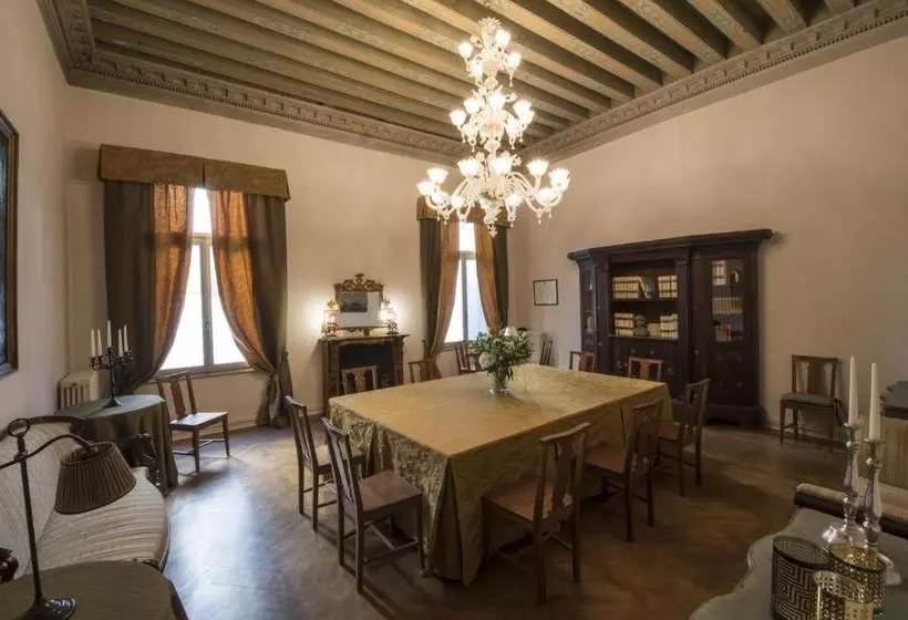 پانسیون La Residenza 818