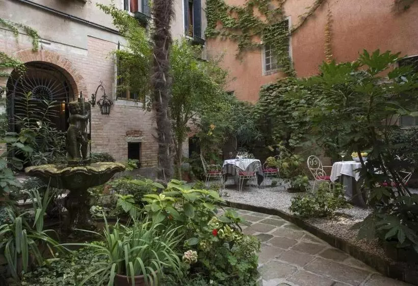 پانسیون La Residenza 818
