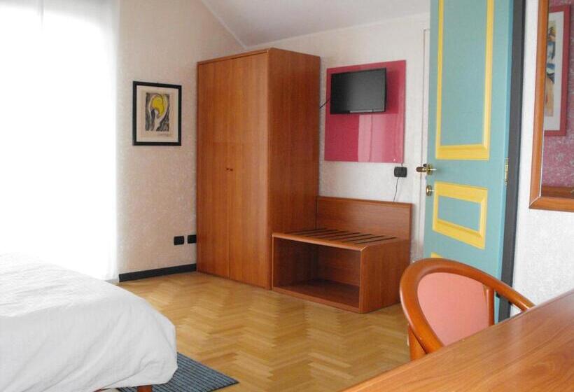 بنسيون Mini Hotel Wine & Dreams