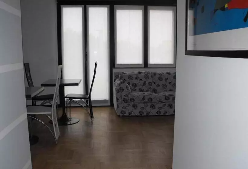 ペンション Mini Hotel Wine & Dreams